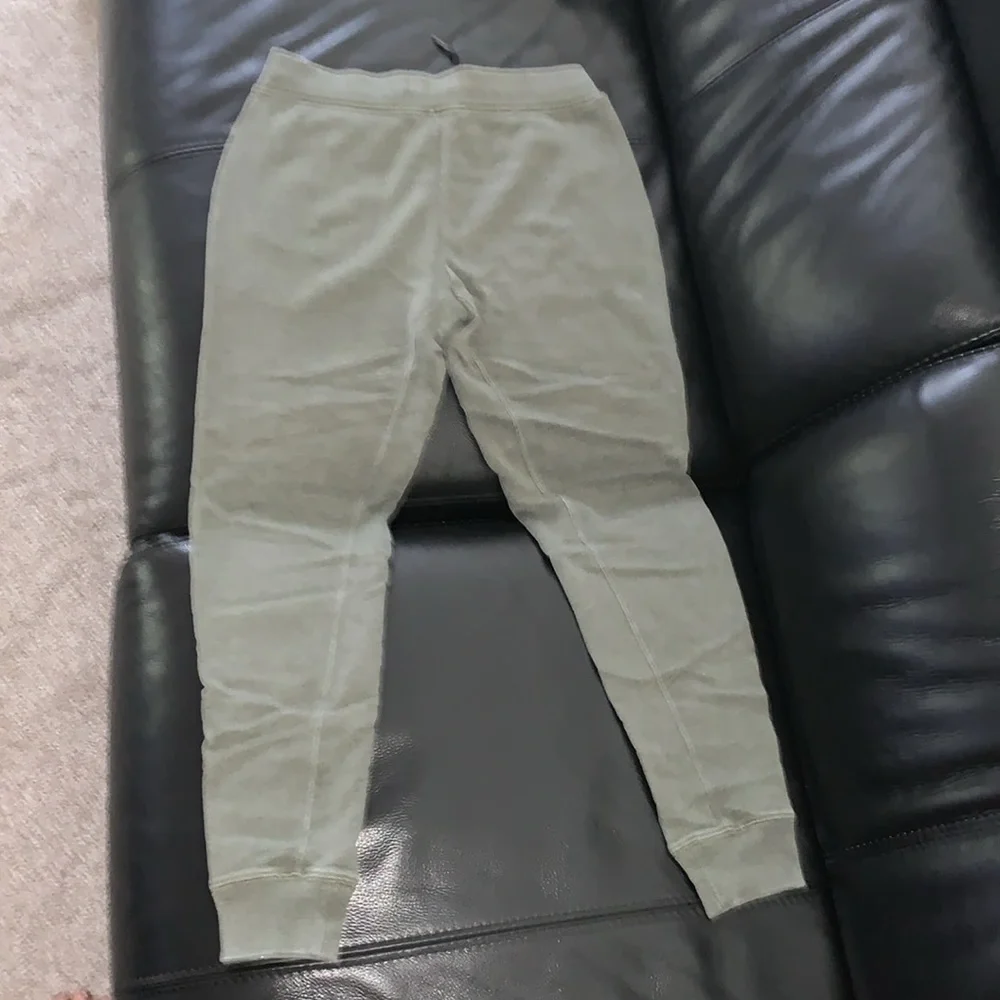 Abercrombie women’s lounge pants in army green XS - Picture 3 of 5